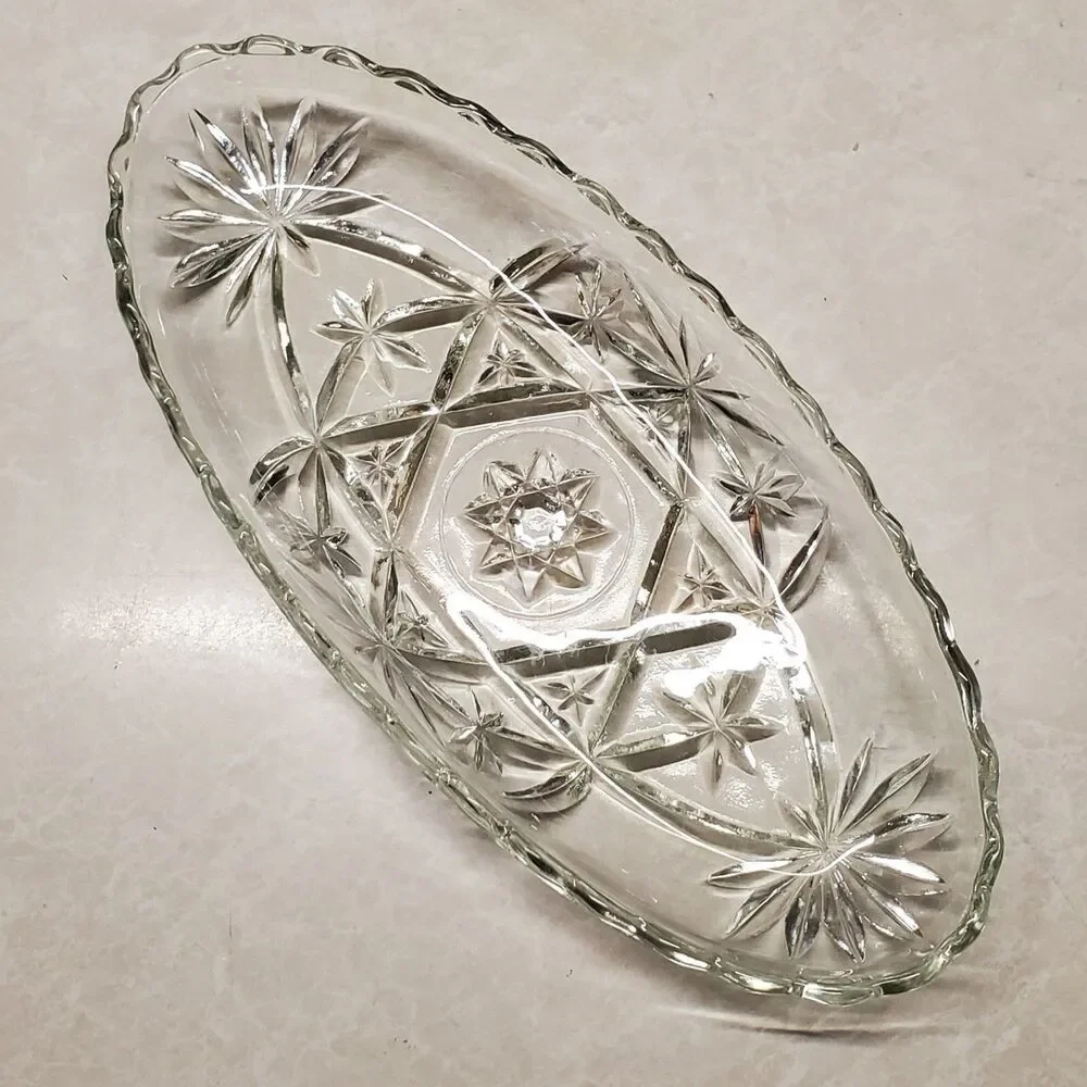 Anchor Hocking Prescut Clear Pickle Dish 8¾